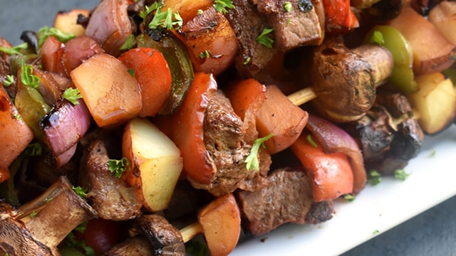 Brochetas de bistec asiático a la parrilla Receta