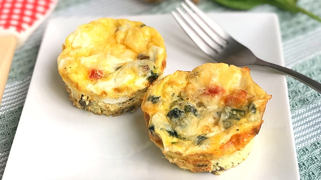 Frittatas vegetarianas de lata de panecillo con sodio reducido con condimento Umami de Nutrition Starring You